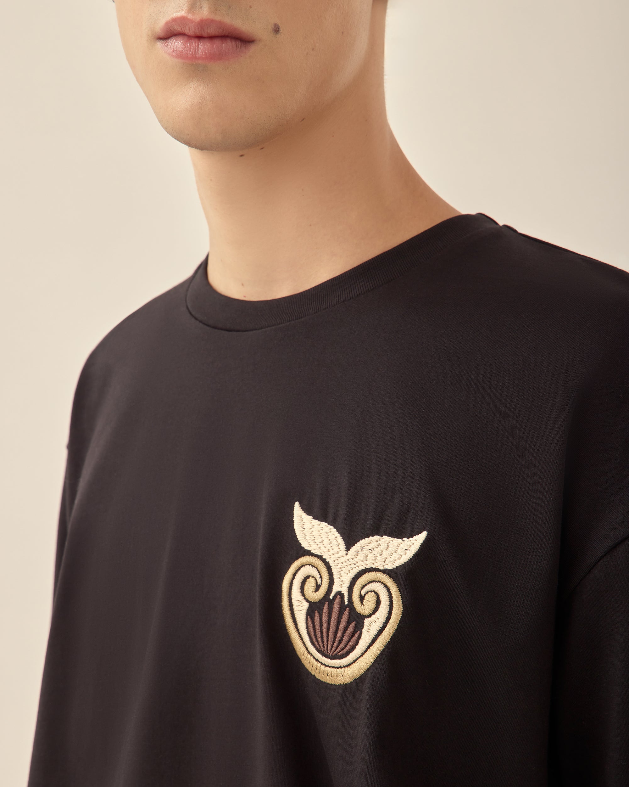 Shell Embroidered Tee