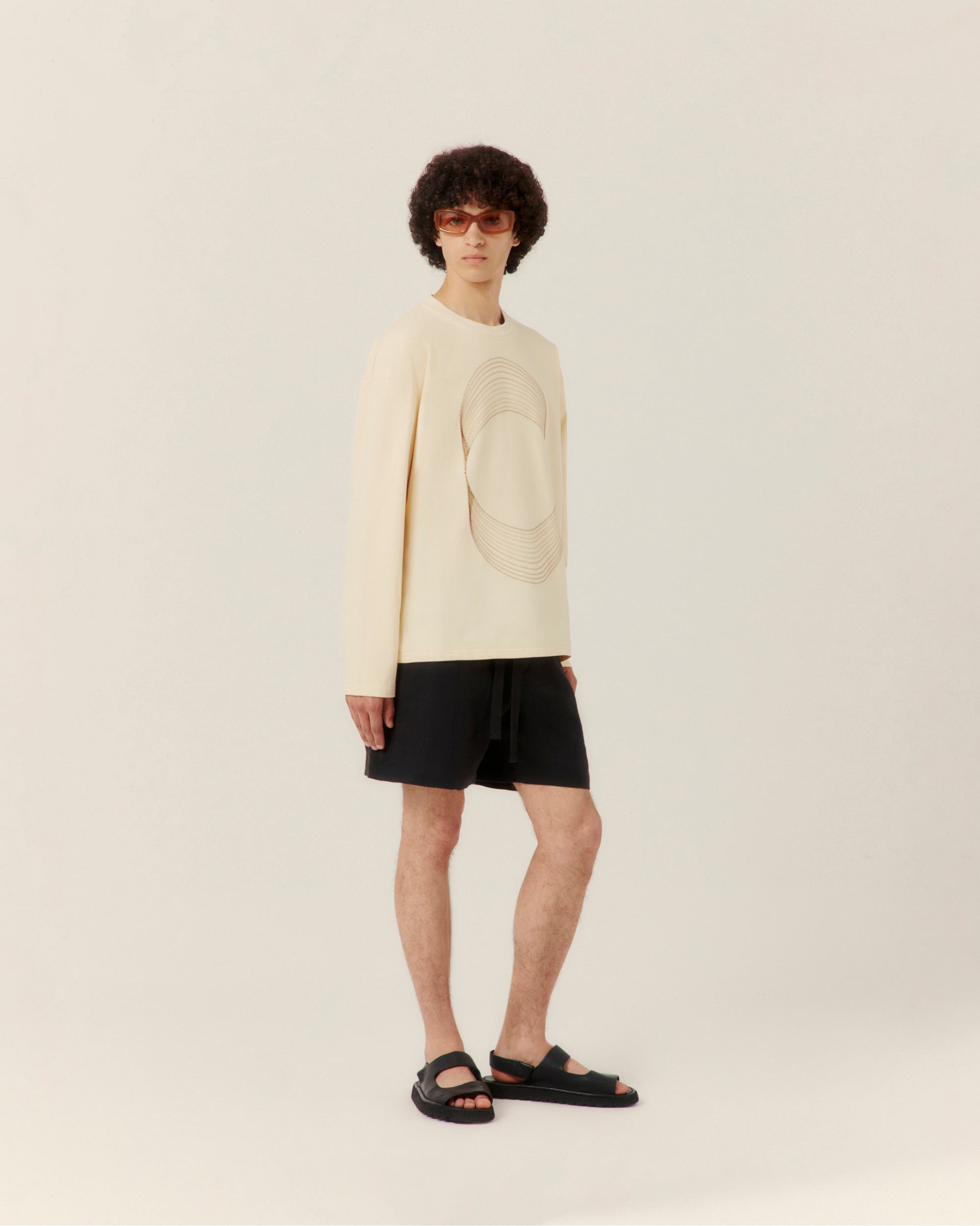 Sunwaves Embroidered Crewneck