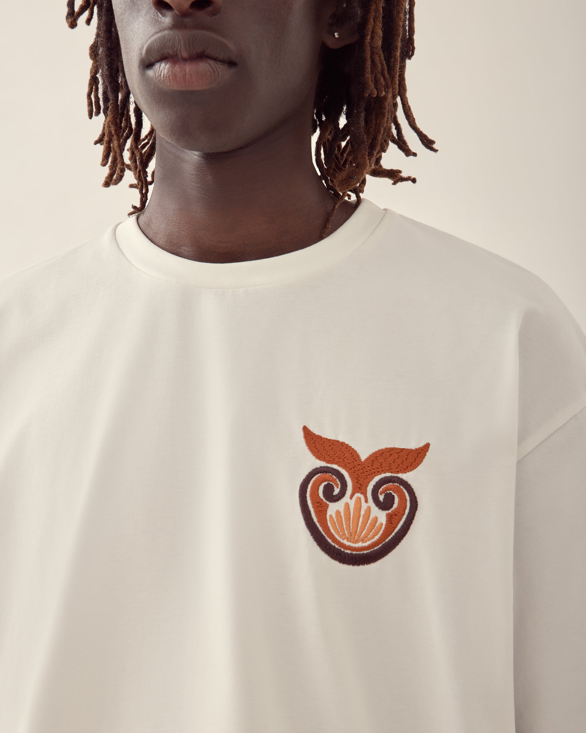 Shell Embroidered Tee