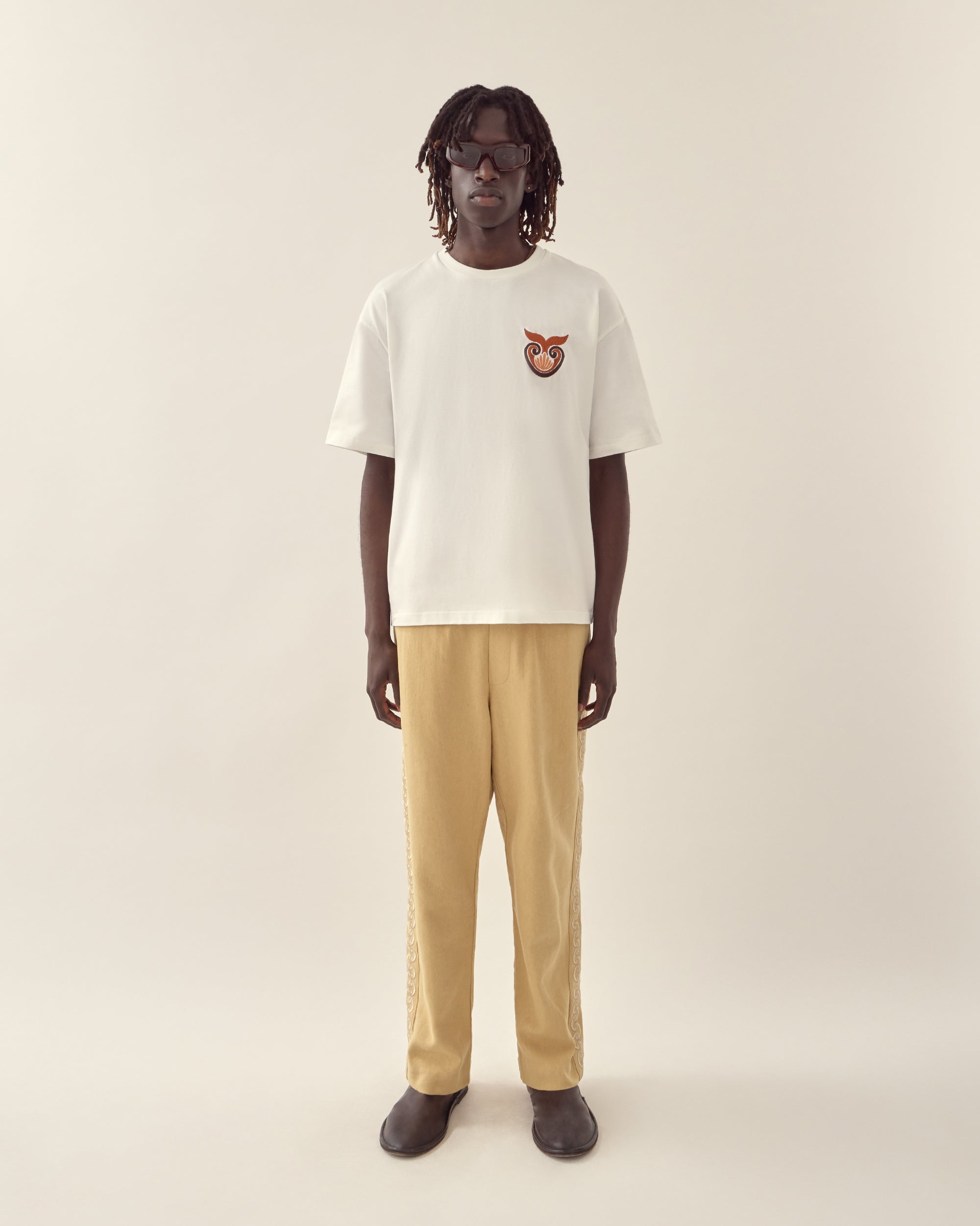 Shell Embroidered Tee